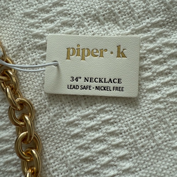 Gold Heart Pendant Necklace - Picture 3 of 8